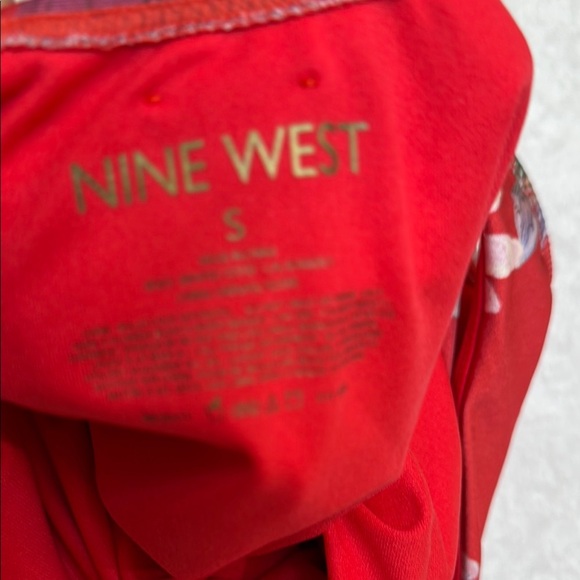 Nine West Red Floral One Piece V-Neck Swimsuit Size S - Picture 5 of 9